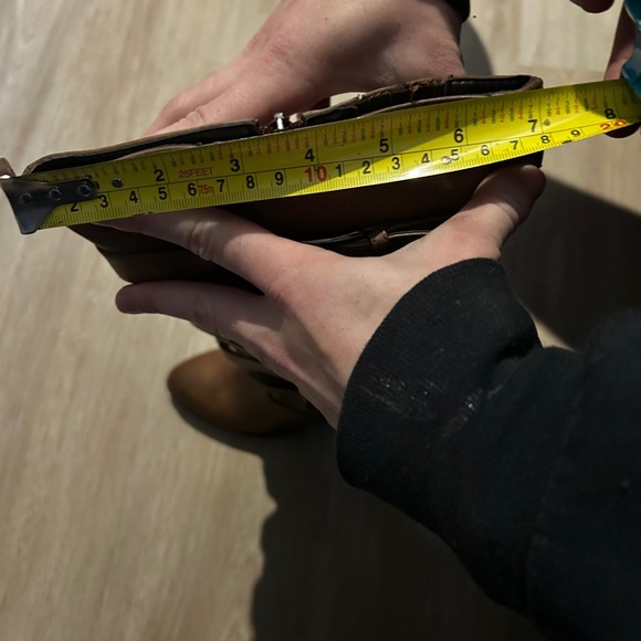 Beautiful brown boots - Picture 7 of 8